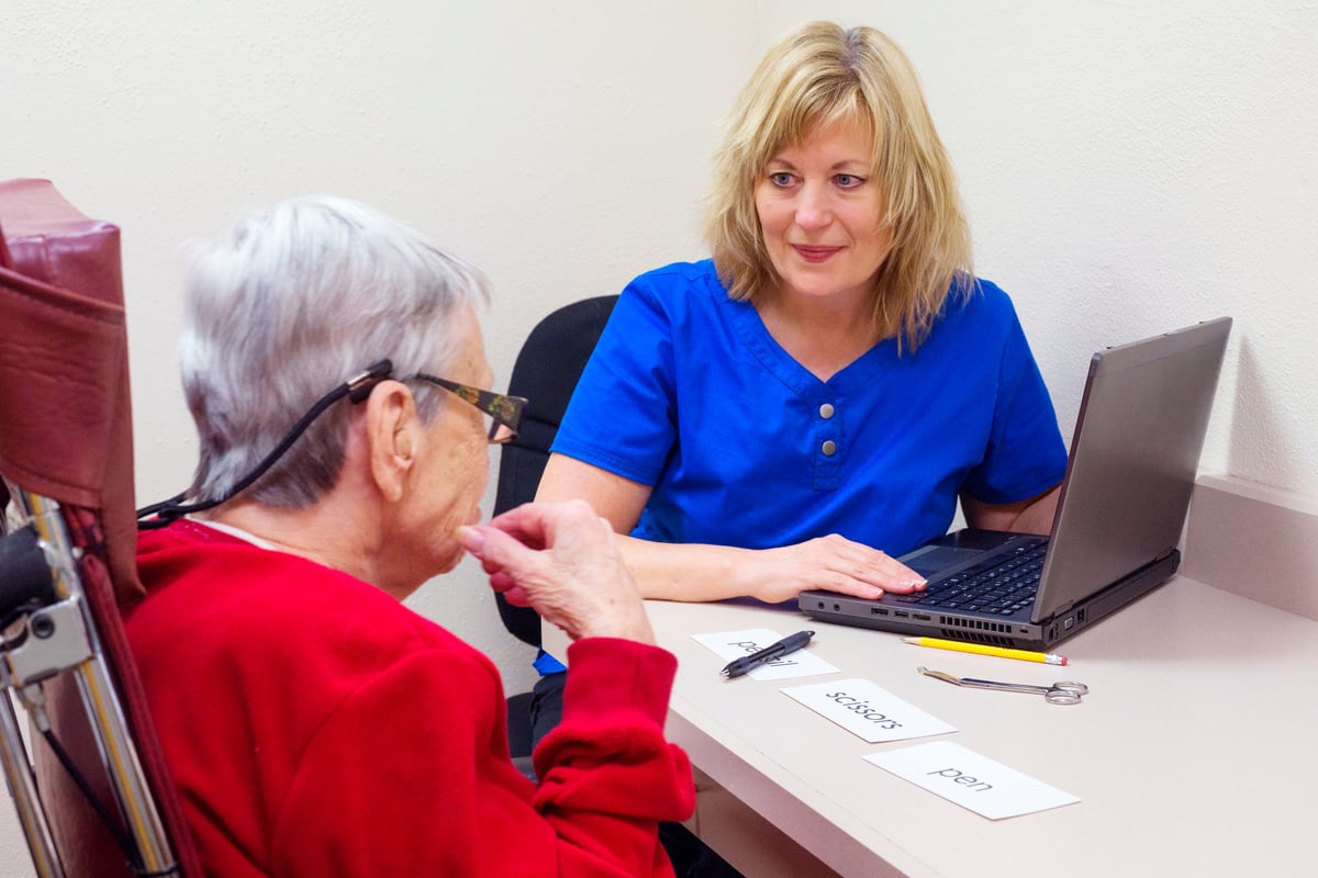 Matching objects to words in speech therapy to improve aphasia, or receptive language deficits